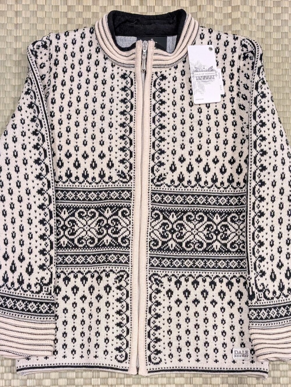 NWT Dale of Norway Bessbu Full Zip Wool Sweater Womens Size Small Made in Norway